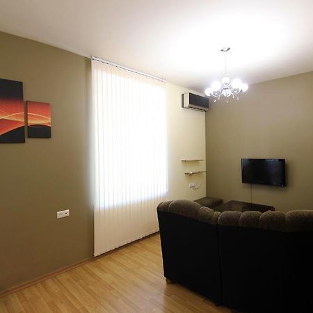 Studio With Balcony On Sayat Nova Avenue Γιερεβάν Εξωτερικό φωτογραφία