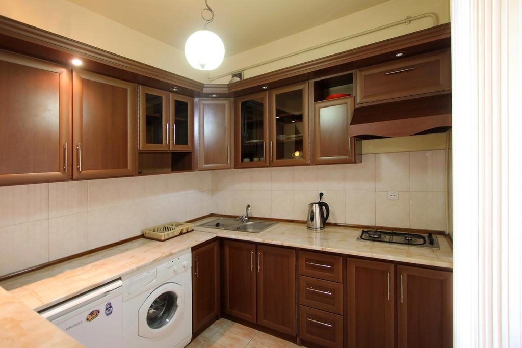 Studio With Balcony On Sayat Nova Avenue Γιερεβάν Εξωτερικό φωτογραφία